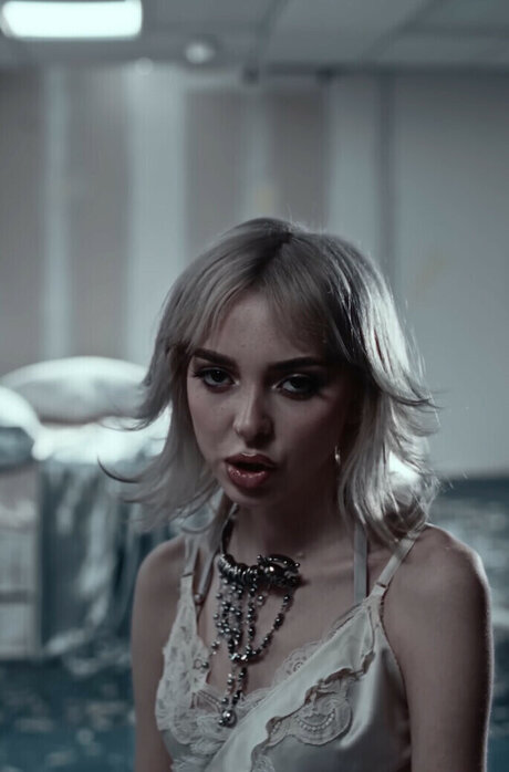 Sophie Powers modèle xxx galerie