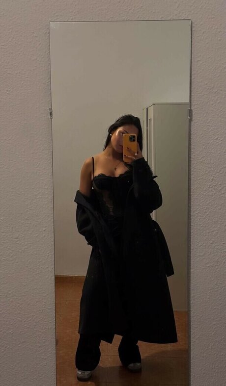 elise cm modèle artistique galeries