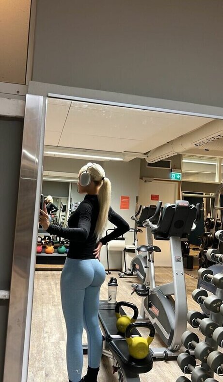 Annagretaaaa étoile exclusive img