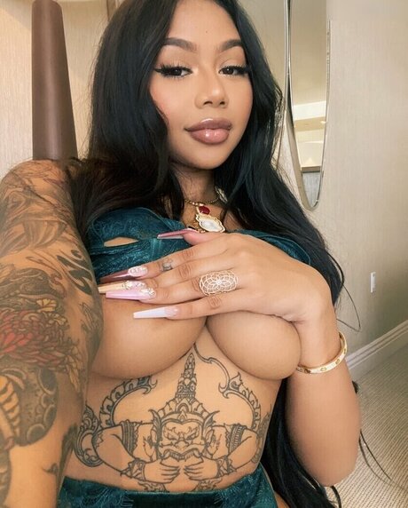 Tianna Lynn star du porno belle photos