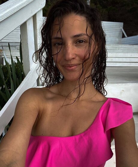 Nadine Menz étoile nue archive