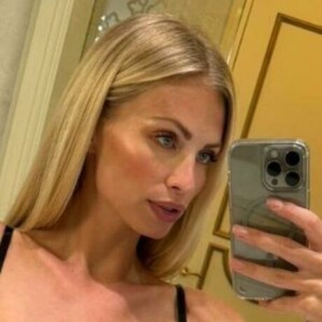 Anet Mlakova modèle porno photo