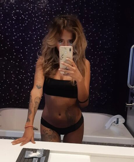 Saturnna Moon modèle artistique image