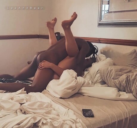 Leah And Bear star du porno adulte collection