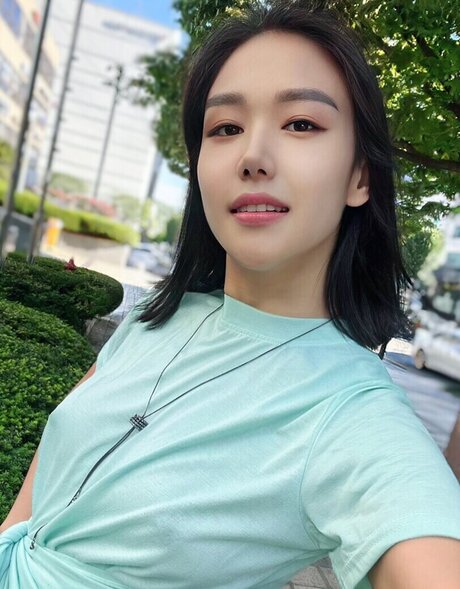 Thea Lee jolie star du porno img