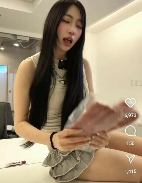 mollyshen star exclusive img