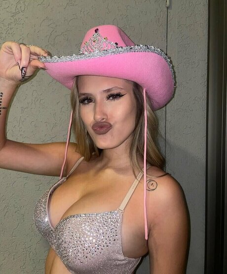 Lola Poggio star du porno gratuit images