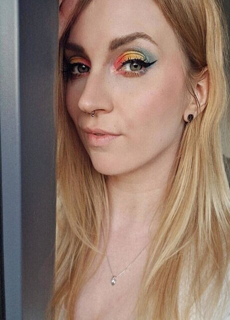 Inzaynia joli modèle des photos