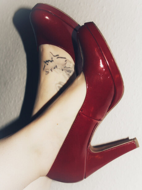 Happyf33t étoile nue archive