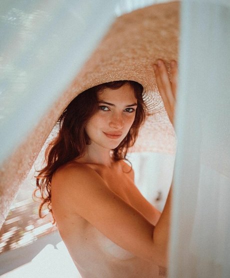 Eve Dumon star du porno en haute qualité galerie