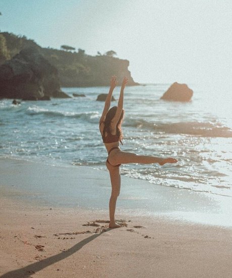 Eve Dumon modèle images