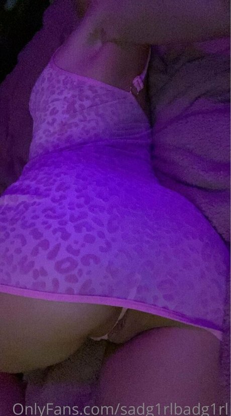 sadg1rlbadg1rl modèle adulte des photos