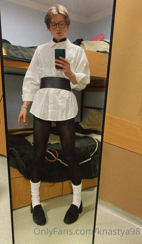 knastya98 actrice érotique image