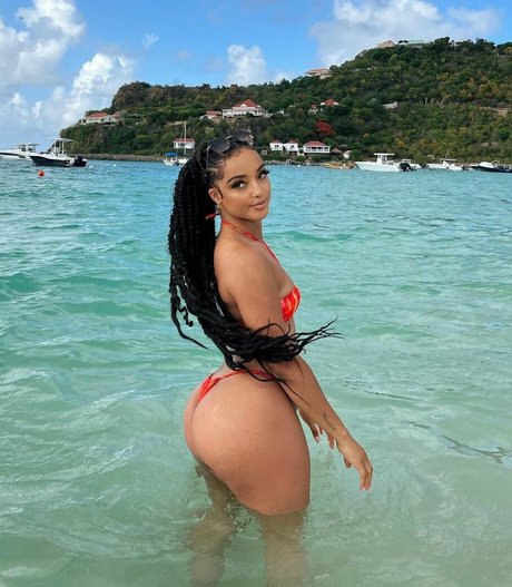 Kikiiib Keeks star exclusive photos