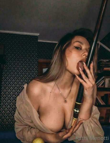 menottikathi étoile nue img