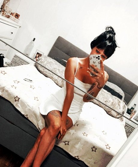 gelliii93_ actrice érotique galeries