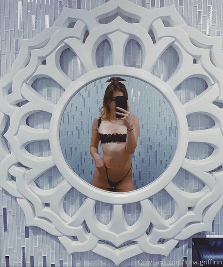 luna griffinn modèle de haute qualité image