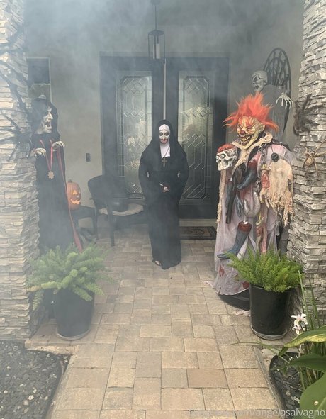 angelasalvagno modèle pornographique des photos