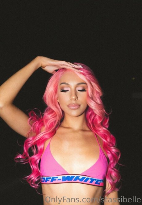 stassibelle jolie actrice galeries