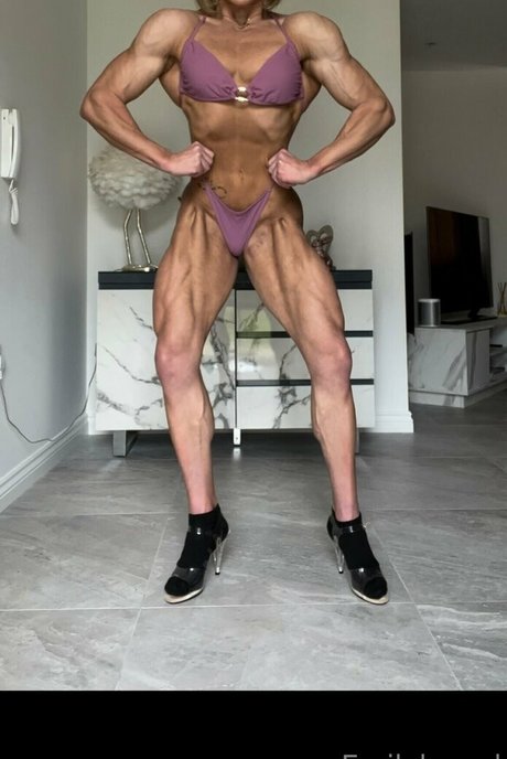 emilyjbrand98 modèle sexy des photos