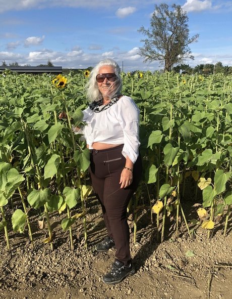 thebumbumbaroness modèle exclusif archive