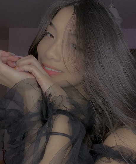 Trin Lovell actrice hd galerie