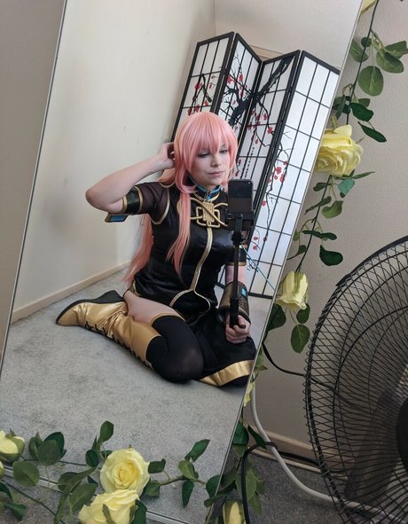 Dera Megurine haut étoile photos