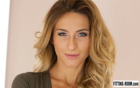 Fitting Room modèle sexy img