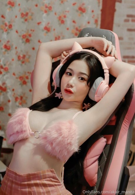 Akair Manita star du porno nue image