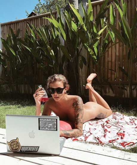 Daria Perel étoile sympa galerie