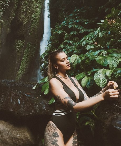 Daria Perel art star du porno images