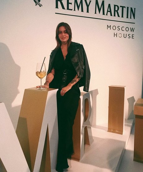 Daria Perel nus de stars du porno photos