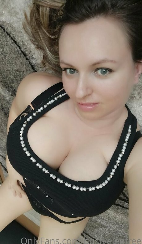 bustyelenfree jolie actrice photos