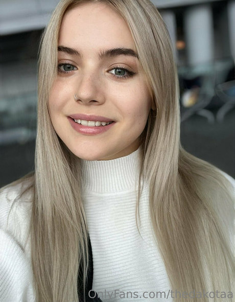 thedakotaa modèle exclusif des photos