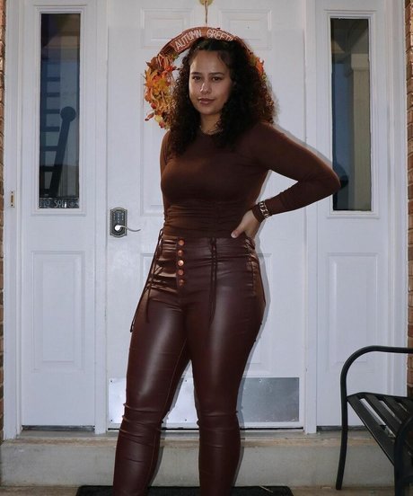 Bugzyy p modèle xxx galeries