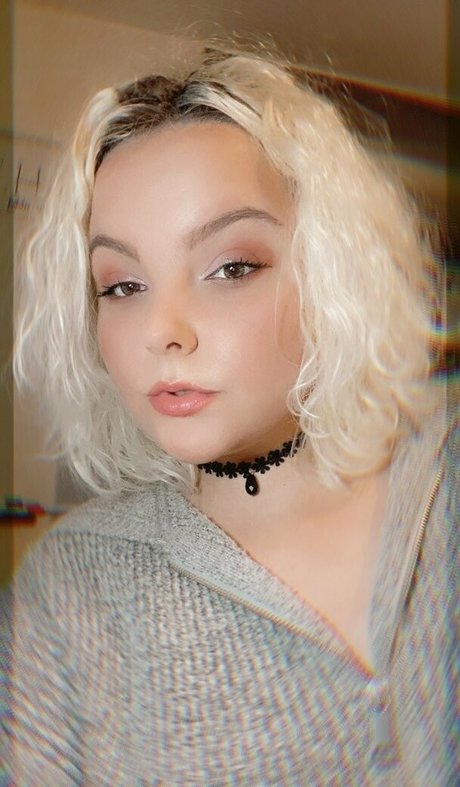 moniiquefox modèle sexy photos