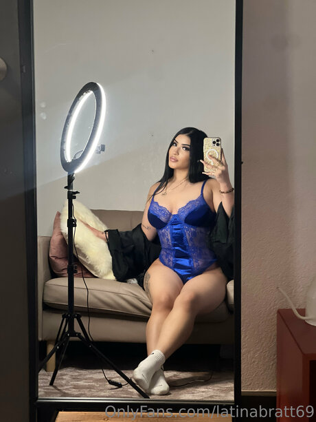 latinabratt69 modèle érotique photo