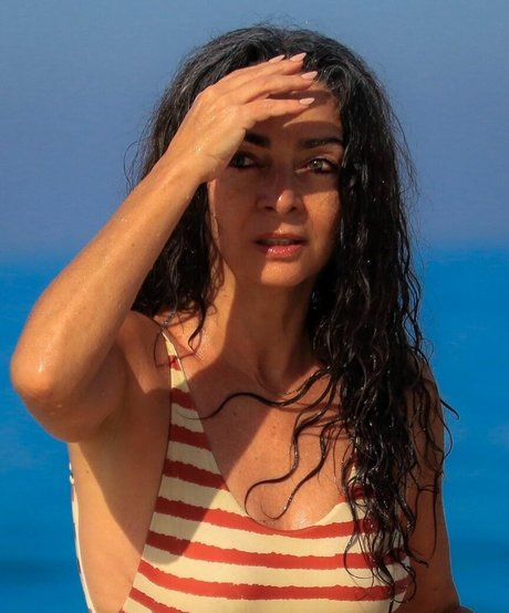 Claudia Ohana modèle sympa archive