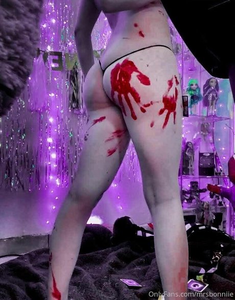 Mrs Bonniie star du porno de haute qualité img