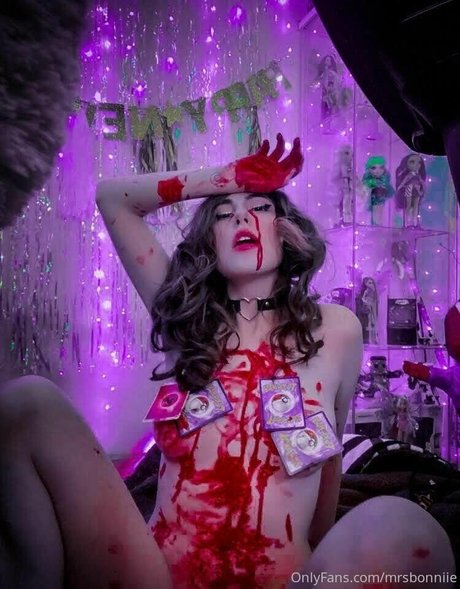 Mrs Bonniie star du porno chaud des photos