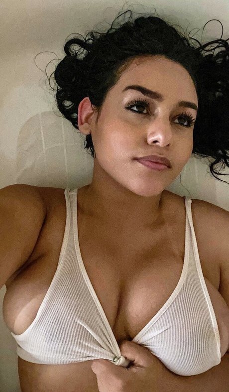 Gabby B modèle magnifique archive