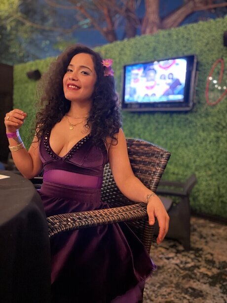 Ms Sundae star du porno en haute qualité images