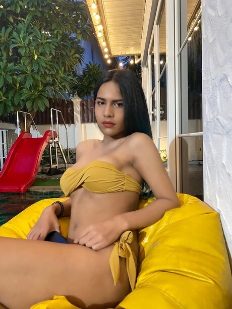 Seya modèle adulte galeries