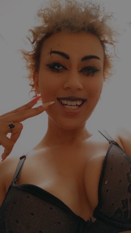 High Hentai Kai modèle gratuit photo