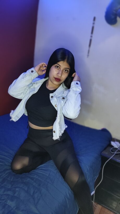 KAROL QUINAYAS actrice nue galerie