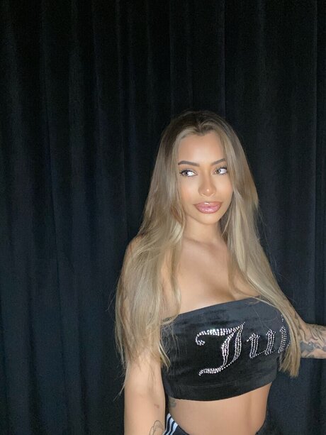 Yasmine Pierards étoile exclusive archive