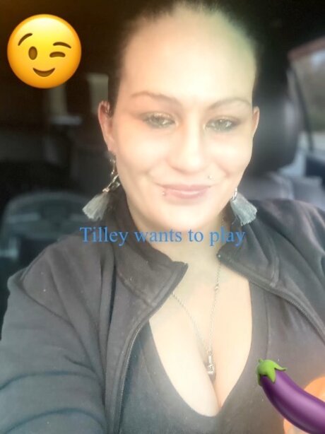 TILLEY gone wild actrice hd galerie