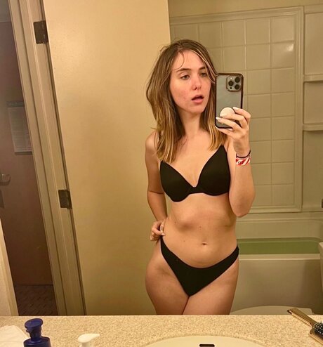 Valentina Jade star du porno parfaite photo