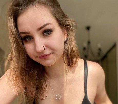 Stormy Fox modèle joli photos