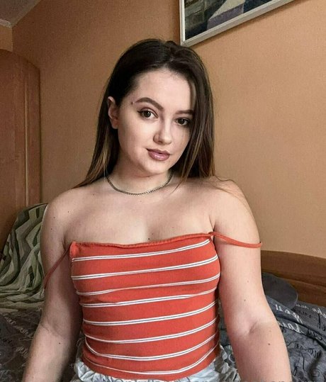 chloehoneyyy modèle nu photo